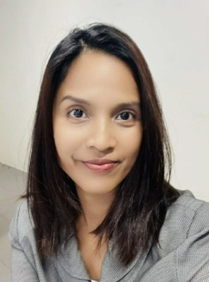 นางสาวญาษมิน เต็มรัตนะกุล